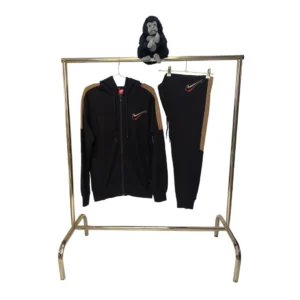 Sudadera Nike. Negra. Hombre