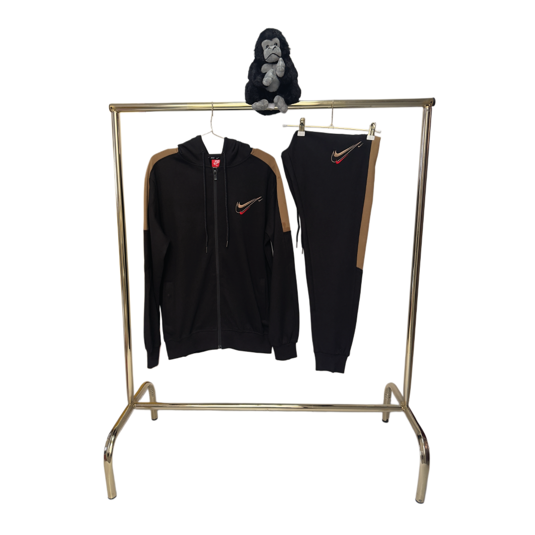 Sudadera Nike. Negra. Hombre Sudadera Nike. Negra. Hombre